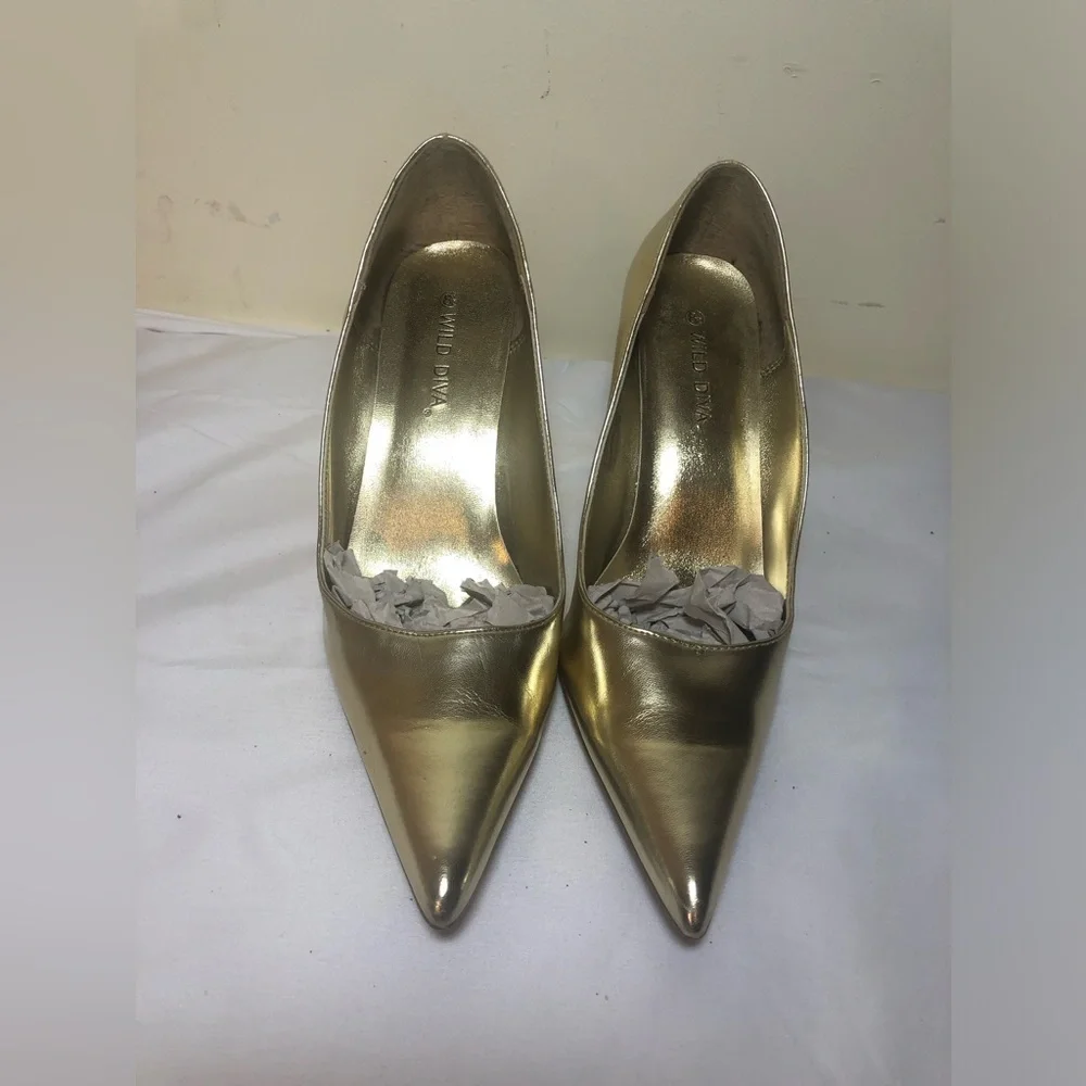 Wild Diva Metallic Gold Pointed Toe Heels - Picture 1 of 6
